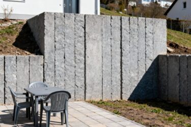 abstandsflaechen-terrasse-aufschuettung-genehmigung Abstandsflächen für Terrassen über einem Meter: Wann droht der Rückbau?